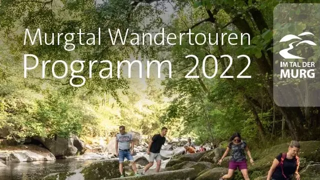 Auf diesem Bild ist die Titelseite des Murgtal Wandertouren Programm 2022 Booklets zu sehen.